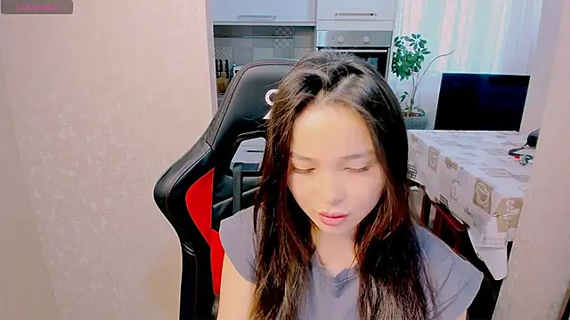 Snapshot of AyaMoon chatting on November 11, 2025, 4:34 am AyaMoon online show from November 11, 2025, 4:34 am