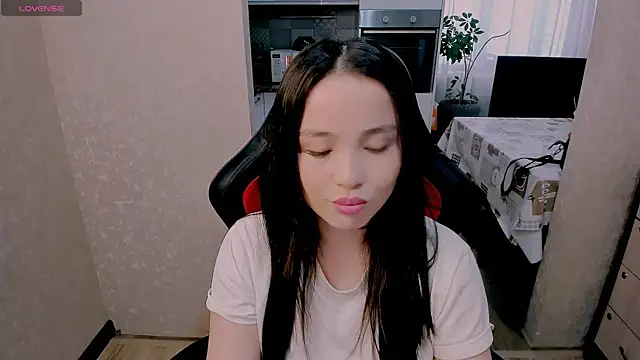 Snapshot of AyaMoon chatting on November 19, 2025, 4:56 am AyaMoon online show from November 19, 2025, 4:56 am