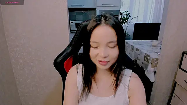 Snapshot of AyaMoon chatting on November 21, 2025, 4:44 am AyaMoon online show from November 21, 2025, 4:44 am