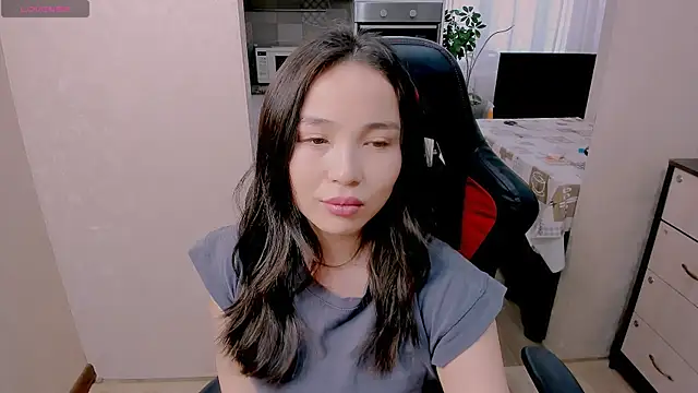 Snapshot of AyaMoon chatting on November 24, 2025, 5:18 am AyaMoon online show from November 24, 2025, 5:18 am