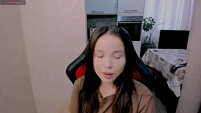 Snapshot of AyaMoon chatting on November 26, 2025, 4:46 am AyaMoon online show from November 26, 2025, 4:46 am