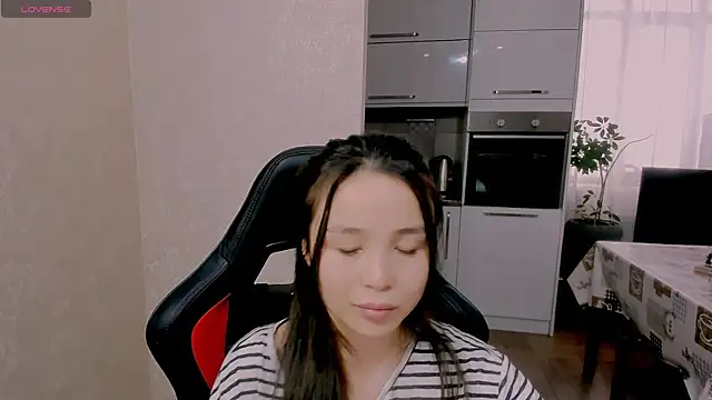 Snapshot of AyaMoon chatting on December 3, 2025, 5:26 am AyaMoon online show from December 3, 2025, 5:26 am