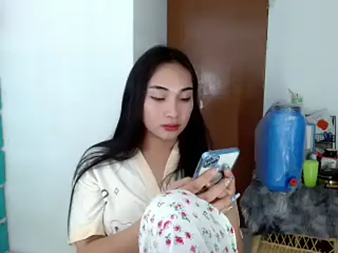 SweetLilly 18 online show from December 5, 2024, 6:22 pm