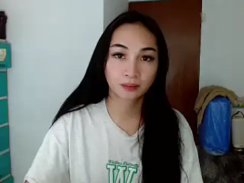 SweetLilly 18 online show from December 11, 2024, 9:01 pm