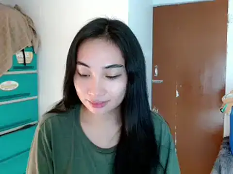 SweetLilly 18 online show from January 5, 2025, 3:22 am