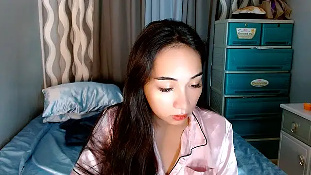 SweetLilly 18 online show from June 17, 2026, 5:32 am