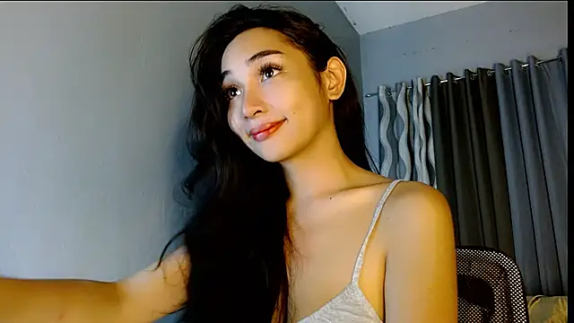 SweetLilly 18 online show from July 15, 2026, 3:45 am