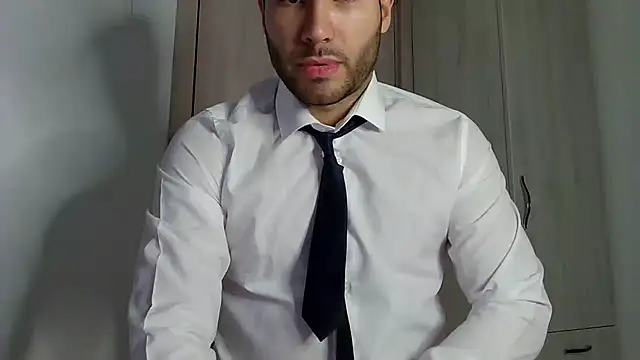 Justynn1 online show from December 2, 2024, 10:01 pm