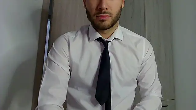 Justynn1 online show from February 25, 2025, 5:41 am