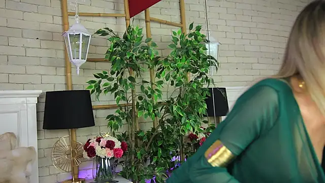 EmillyBronte online show from March 28, 2026, 8:30 pm