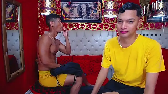 Snapshot of PEINBOYS chatting on July 21, 2026, 7:16 pm PEINBOYS online show from July 21, 2026, 7:16 pm