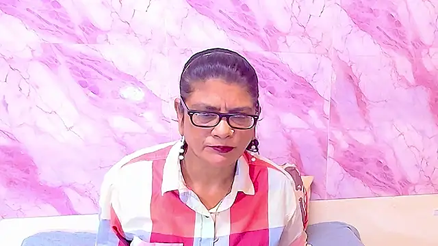 Snapshot of IndianAllure chatting on November 6, 2025, 5:19 am IndianAllure online show from November 6, 2025, 5:19 am