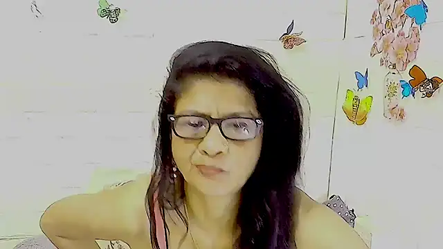 Snapshot of IndianAllure chatting on November 12, 2025, 6:03 am IndianAllure online show from November 12, 2025, 6:03 am