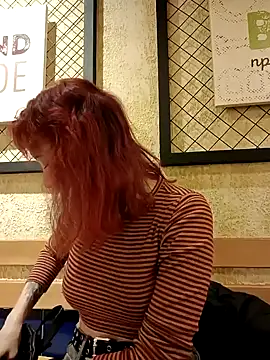 Frost foxy online show from March 1, 2025, 5:20 am