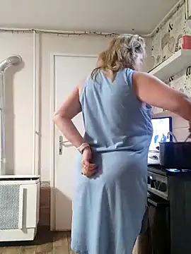 Elza01 online show from October 1, 2025, 5:13 am