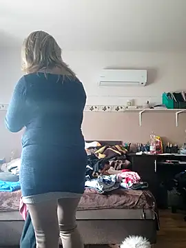 Elza01 online show from October 12, 2025, 8:46 am