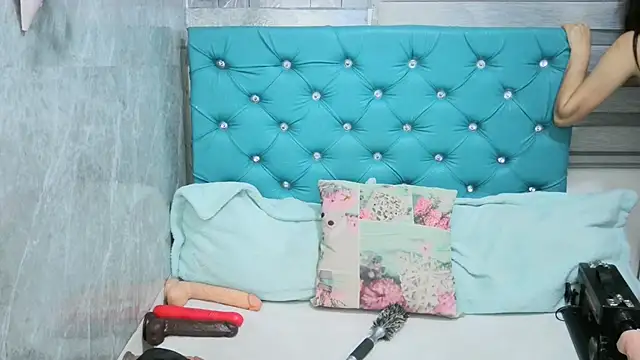 MAARYMOON online show from January 27, 2025, 11:11 am