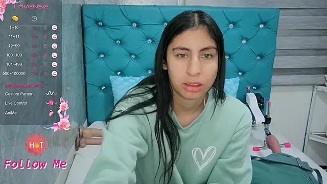 MAARYMOON online show from April 21, 2026, 10:32 am