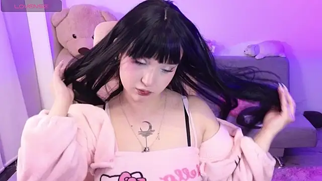 Snapshot of KuroChan420 chatting on May 20, 2026, 3:02 am KuroChan420 online show from May 20, 2026, 3:02 am