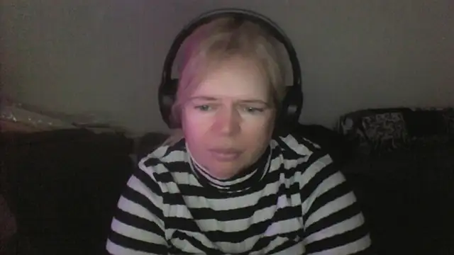 vaneza02 online show from April 23, 2026, 6:43 pm