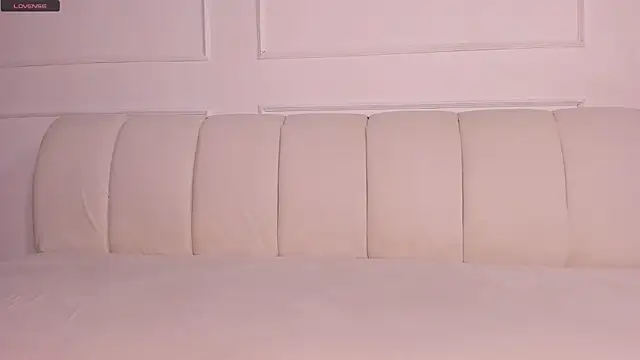 Emma jonness online show from January 8, 2025, 8:18 pm