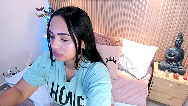 AMELIE xx online show from January 9, 2025, 4:39 pm