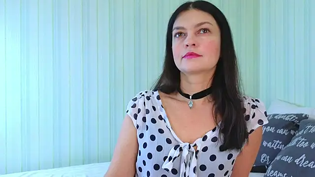  Lily  online show from January 9, 2025, 9:59 am