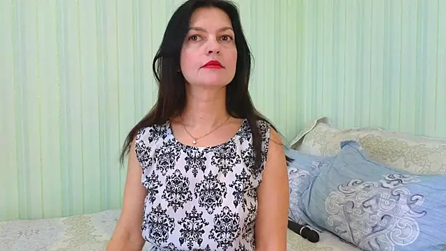  Lily  online show from February 13, 2025, 9:30 am