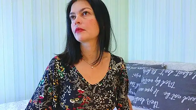  Lily  online show from November 5, 2025, 6:13 am