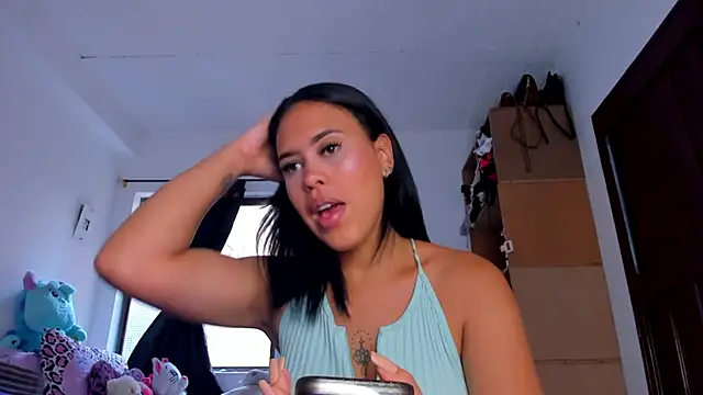 AlondraDiossa03 online show from October 22, 2025, 5:45 pm