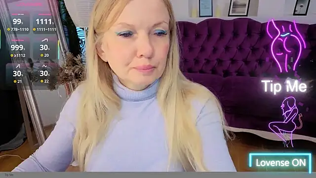Snapshot of Abby_Moore_ chatting on June 2, 2026, 7:10 am Abby Moore online show from June 2, 2026, 7:10 am