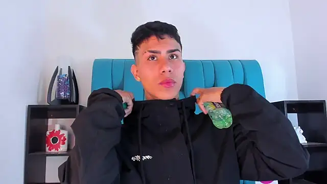 AlanNaughty online show from January 17, 2025, 9:17 pm