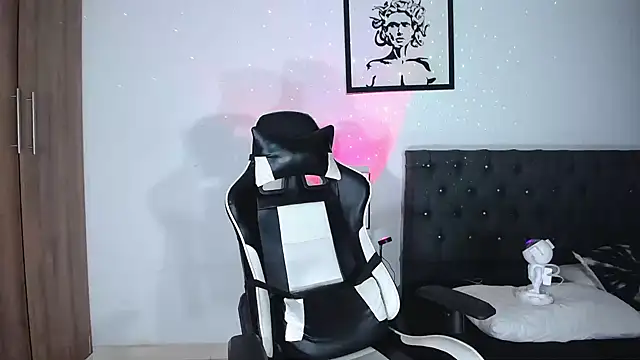 AlanNaughty online show from November 5, 2025, 5:40 am