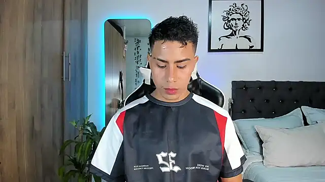 AlanNaughty online show from April 28, 2026, 11:32 pm