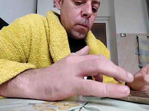 Snapshot of david_geam chatting on April 4, 2026, 5:27 am david geam online show from April 4, 2026, 5:27 am