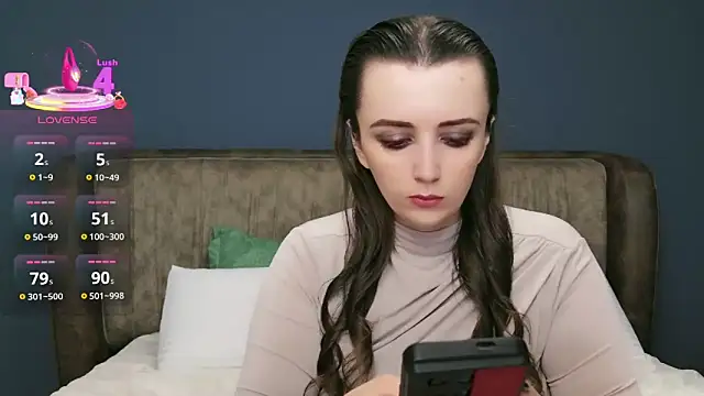 IamMolly online show from November 11, 2025, 7:14 pm