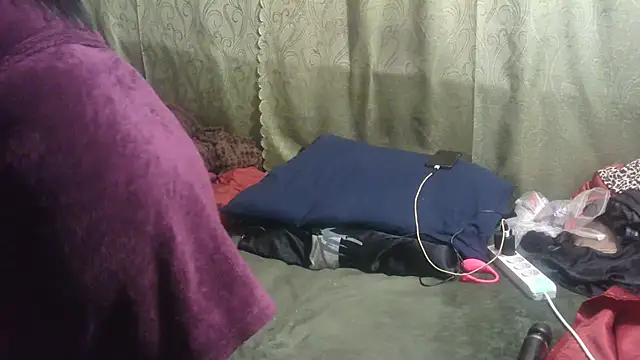 Snapshot of IngaQAce chatting on March 10, 2025, 5:11 am IngaQAce online show from March 10, 2025, 5:11 am