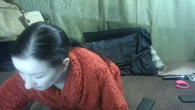 Snapshot of IngaQAce chatting on November 1, 2025, 9:06 pm IngaQAce online show from November 1, 2025, 9:06 pm