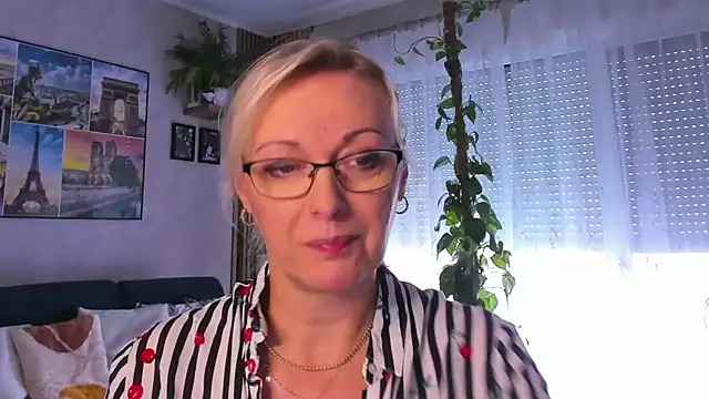 vanessa chat online show from September 19, 2025, 1:23 pm