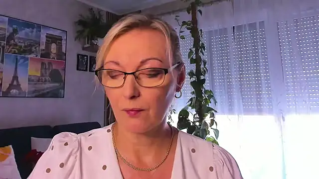 vanessa chat online show from September 25, 2025, 1:37 pm