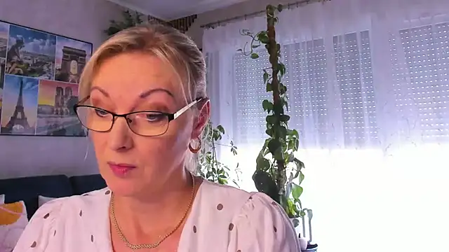 vanessa chat online show from September 29, 2025, 1:27 pm