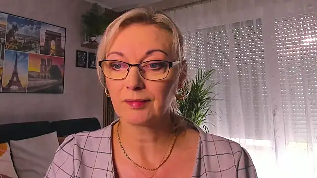 vanessa chat online show from October 10, 2025, 6:23 am