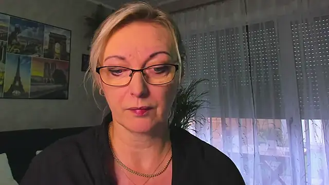 vanessa chat online show from October 24, 2025, 6:21 am