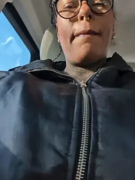 DarkDea online show from November 20, 2025, 1:22 pm