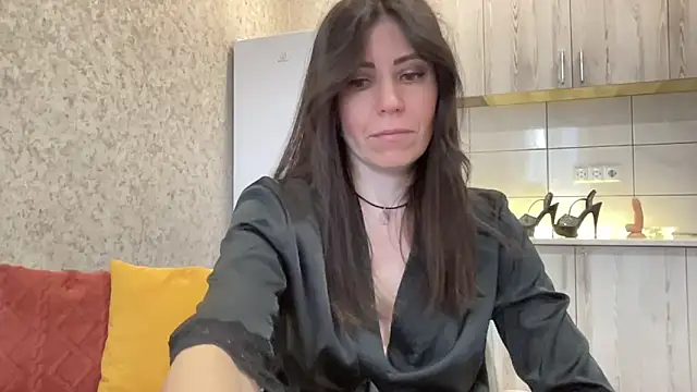 HotyWinter online show from March 30, 2026, 4:35 am