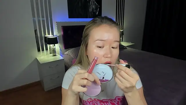 PollyOcean online show from November 30, 2025, 12:53 pm