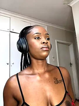 LuciousLips96 online show from September 21, 2025, 9:55 am