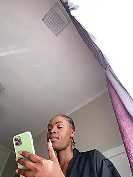 LuciousLips96 online show from June 6, 2026, 10:09 am