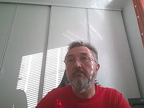 steb06 online show from December 5, 2025, 2:25 pm