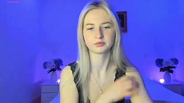 AnnaCarrera online show from March 21, 2025, 9:12 pm